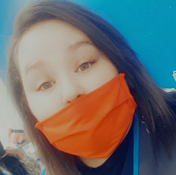 Meet your Posher, Lydia - Picture 1 of 1